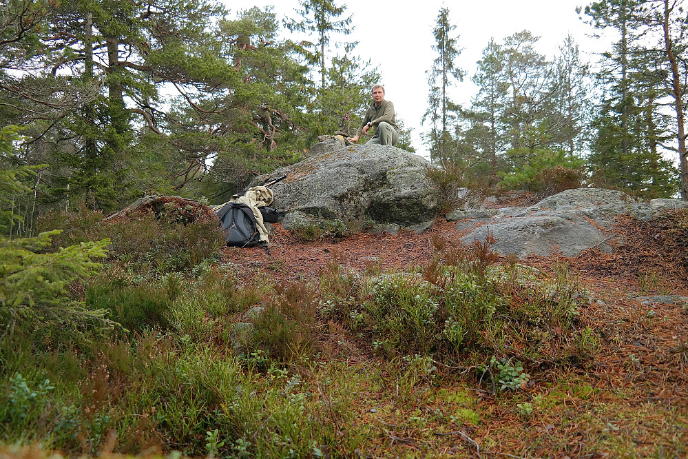 10.12.2015 - Ved toppvarden på Barlindåsen (398), høyest i Østmarka.
