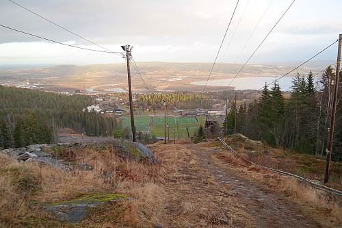 10.12.2015 - Nedover skianlegget på Marikollen skisenter.