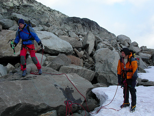 03.09.2004 - Vi har bundet oss inn i tau og er klare for Gjertvassbreen.