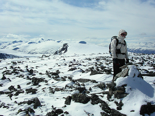 27.05.2006 - Rufsete skiføre på toppen av Søre Trollsteinhøe (2161).