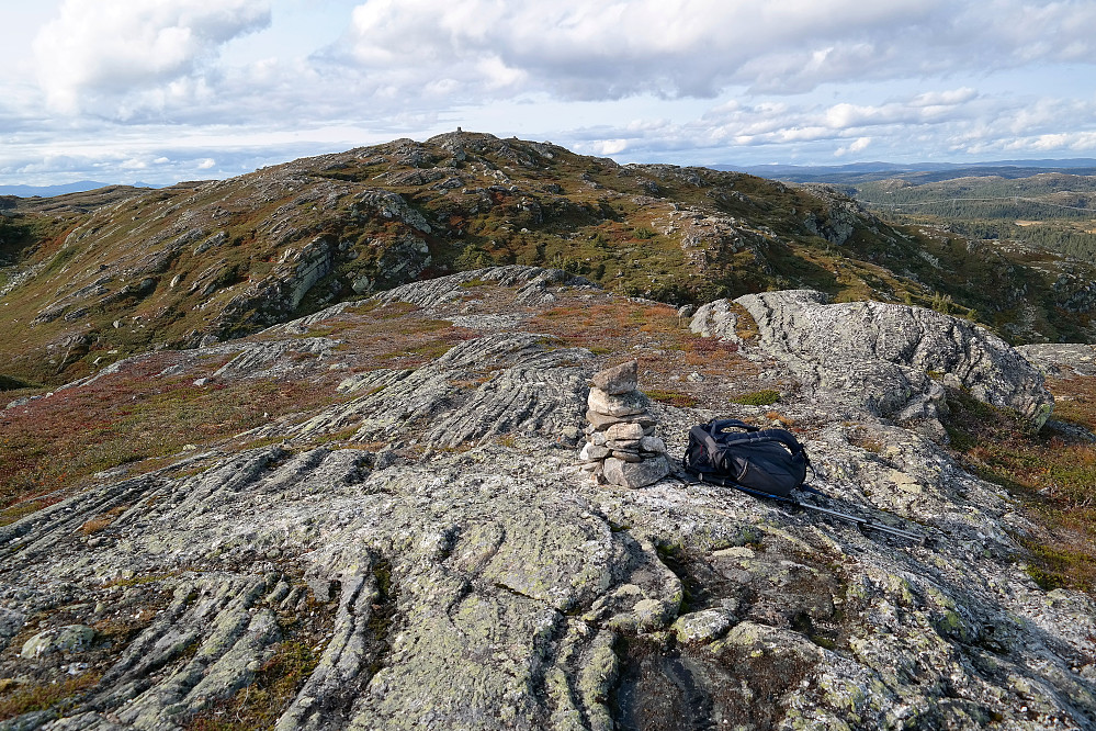 Fra toppen av Saulifjellet Sør (1126) ser vi mot Saulifjellets høyeste topp på 1144 moh.