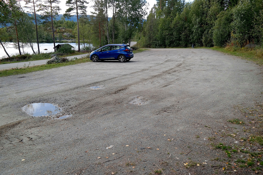 Parkeringsplassen ved Trytetjern.