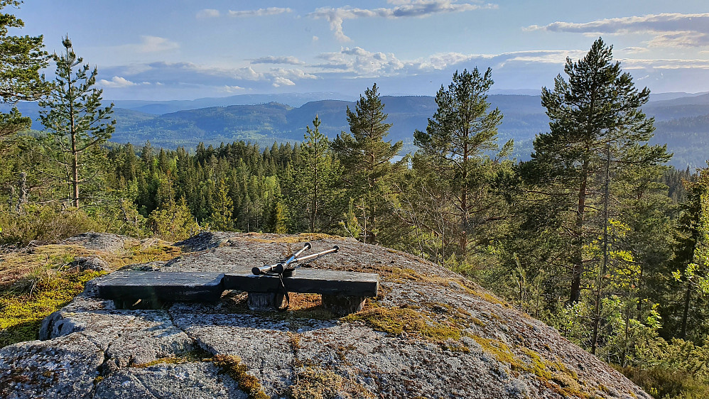 Utsiktsplassen på Blåmyråsen. Bildet er tatt mot sørvest.
