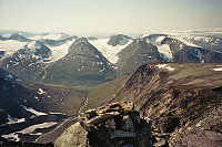 20.08.1995 - Utsikt mot vest fra Skardstinden (2373 moh).