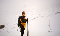 17.03.1996 - Gisle ved Karifjorden, den sørligste delen av vannet Vinstre. Skiløypa vi skulle gå videre ses til høyre. Det blir østover, mot stølen Ole.