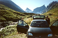 06.09.1996 - I Ringsbotn/Ringsdalen, med Ringstinder i bakgrunnen. Vi er snart klare for tur!