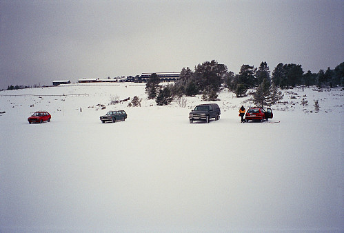 18.01.1997 - På parkeringen litt nedenfor Rondablikk Høyfjellshotell, som ses i bakgrunnen.