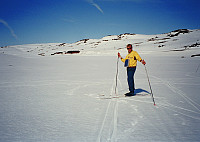 01.06.1997 - På Sognefjellet, årets siste skitur. Sognefjellshytta er i bakgrunnen.