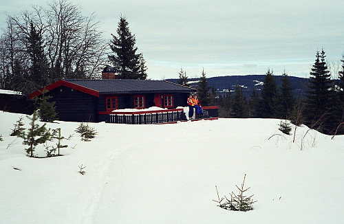 22.03.1998 - På setra Svankjølknappen, ved Flishøgda, 3 mil nordøst for Elverum.