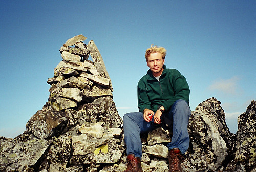 11.09.1999 - Ved toppvarden på Semelholstinden (2147).