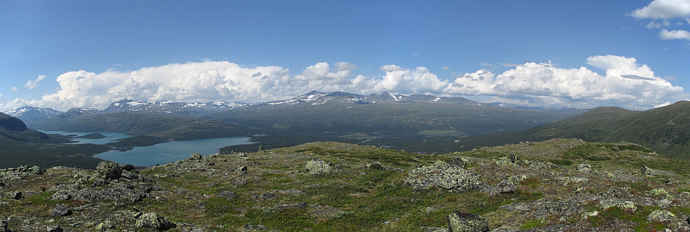 Panorama fra toppen. Mange fine topper kan beskues herfra!