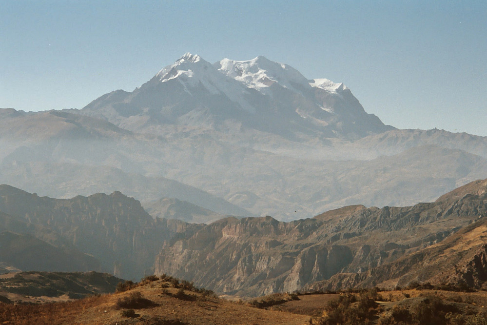 Illimani, seen from the drive along the Palca Canyon 