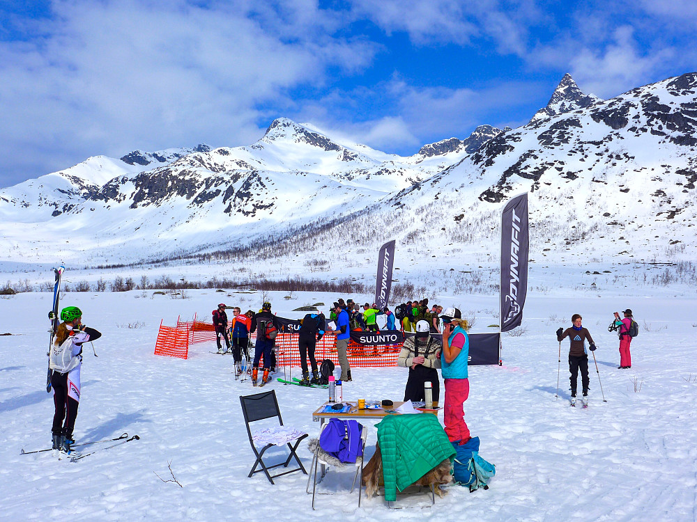 Skitntind rando-camp i Kattfjordeidet