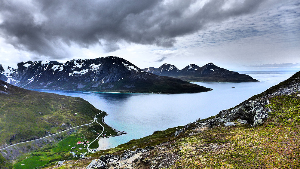 Utsikt over Grøtfjorden mot Tromvik 