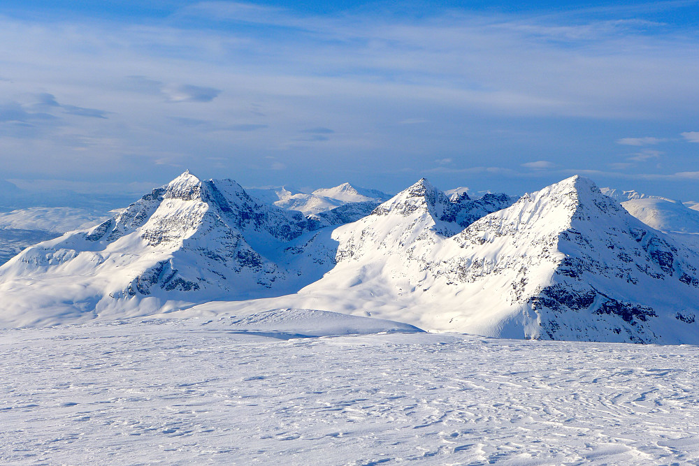 Et kjent syn; Svartnestinden, Snømannen og Andersdaltinden sett fra toppen