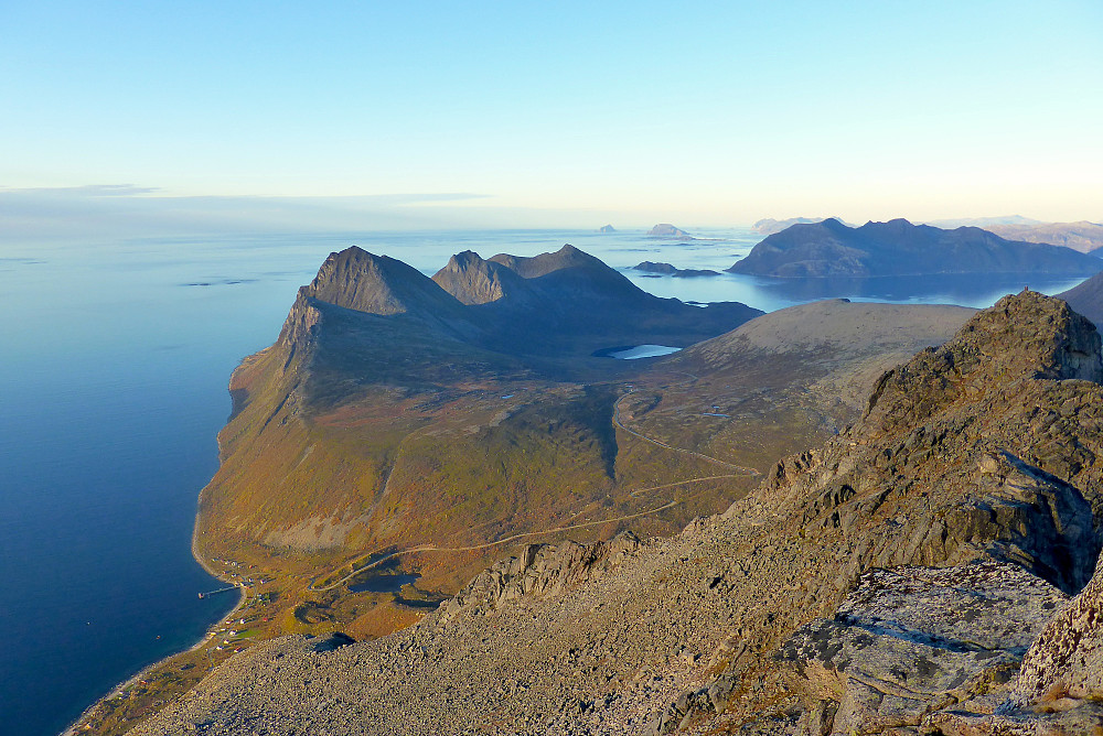 Turen ned går ikke så veldig fort når utsiken må fotograferes hele tiden.....