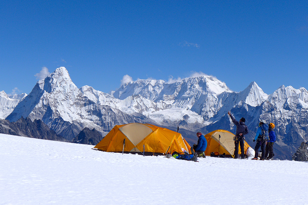 Ama Dablam on the left of the photo