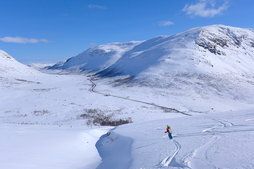 Ned fra Tverrfjellet mot Kattfjord