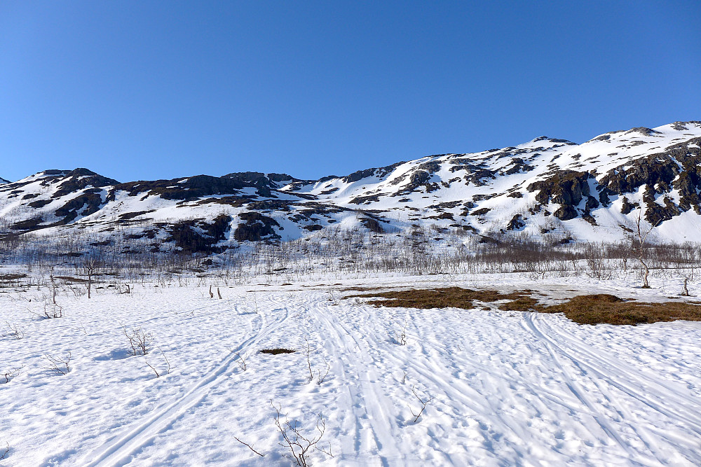 Fortsatt OK med snø fra parkeringa. Ingen skibæring enda :)