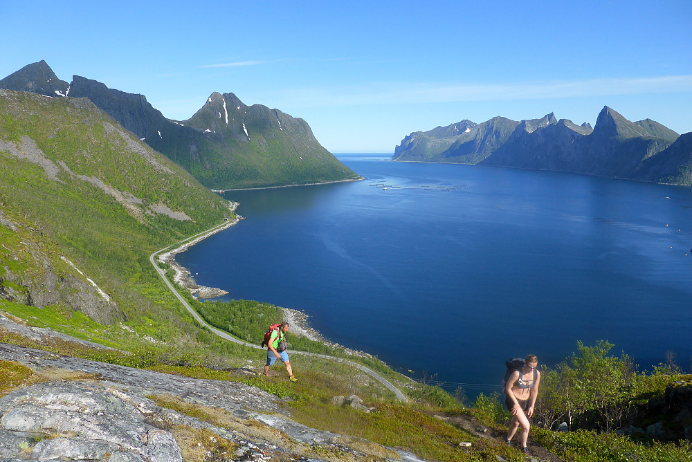 Geir Arne og Kristine kommer over tregrensen. Garantert flott utsikt over Mefjorden