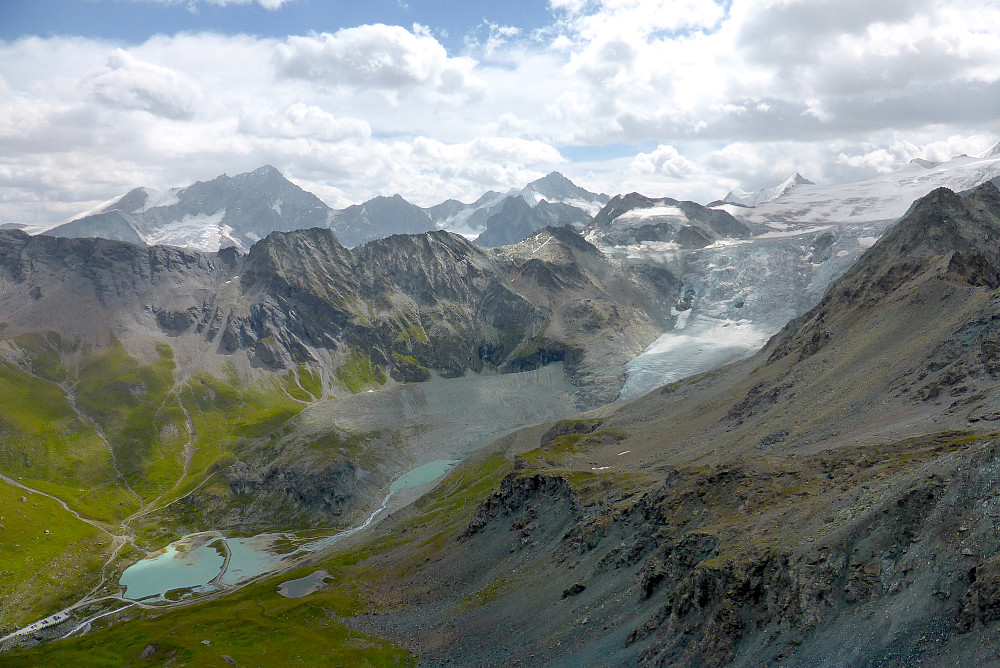 Lac de Moiry og Glacier de Moiry med bl.a. Weisshorn og Zinalrothorn i bakgrunn