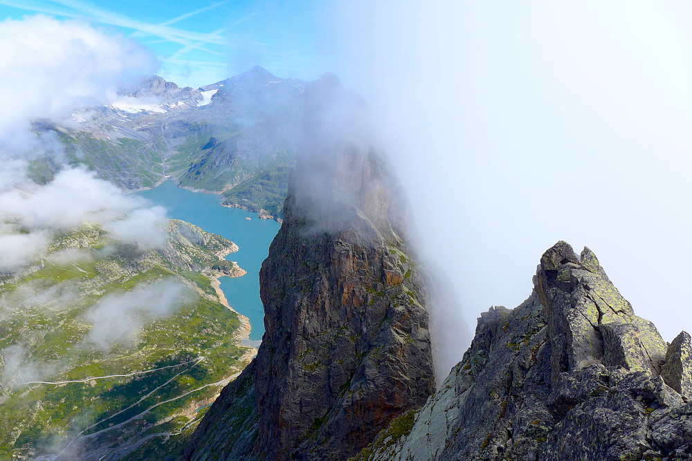 View back towards Grand Perron from top of Pointe Vouilloz