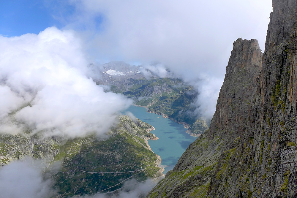 Midway down the northfacing wall on Pointe Vouilloz