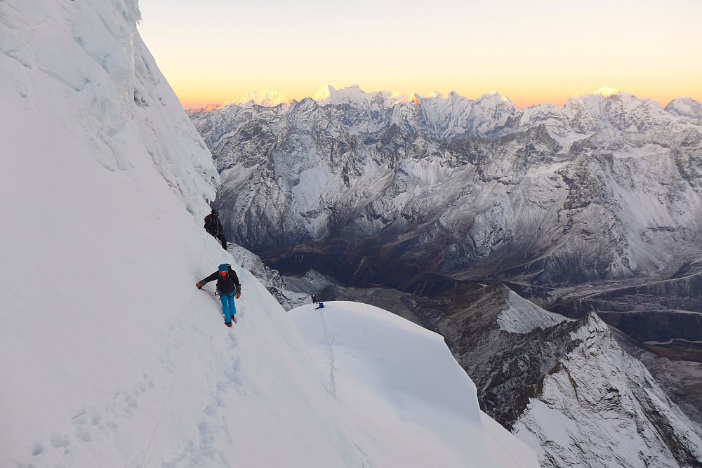 Arie traversing the upper part of Cholatse's west face