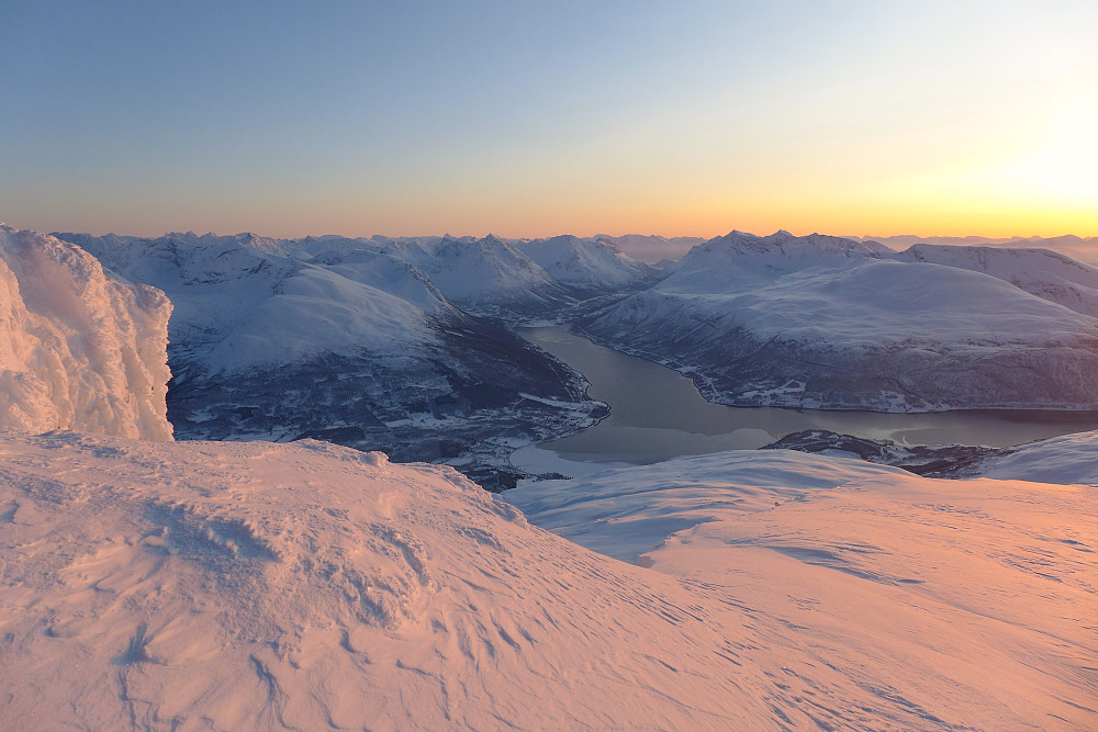 Utsikt over Ramfjord på turen ned