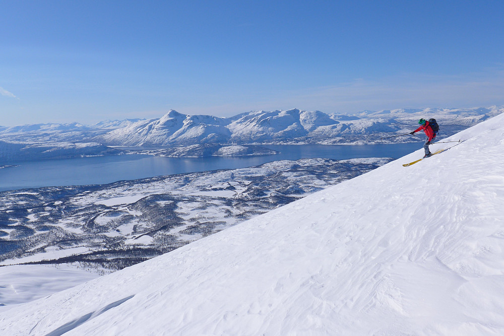 Ikke det fineste skiføre for å sette stilige svinger i fjellsiden!