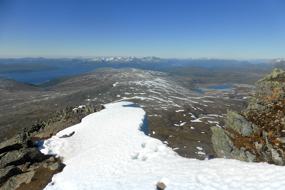 Fortsatt litt snø på ryggen