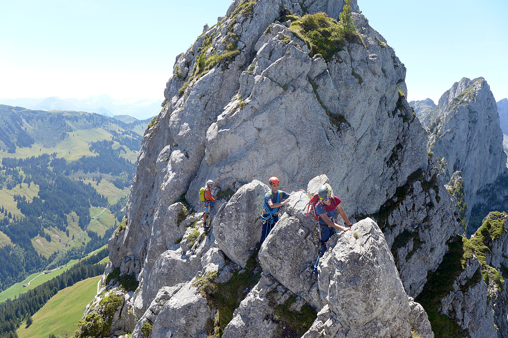 Ridge traverse between Marchzähne and Glattewandspitze