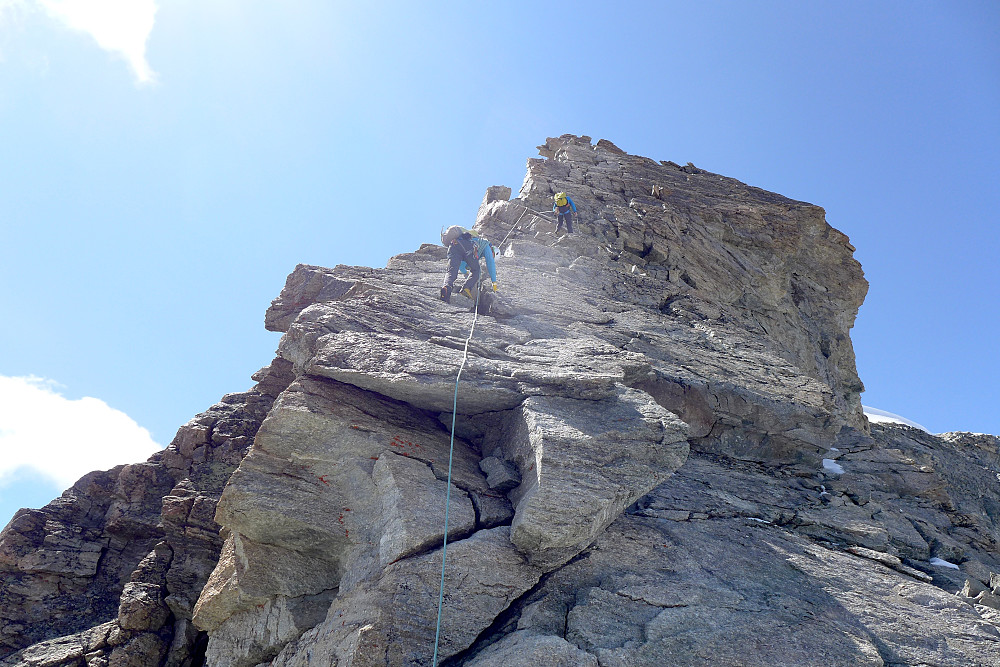 Abseiling down the slabs on Wellenkuppe