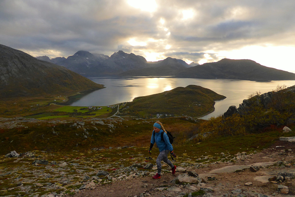 Utsikt mot nordveggen på Blåmann, Orvasstinden og Middagsfjellet