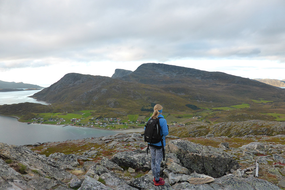 Nordtinden i bakgrunn