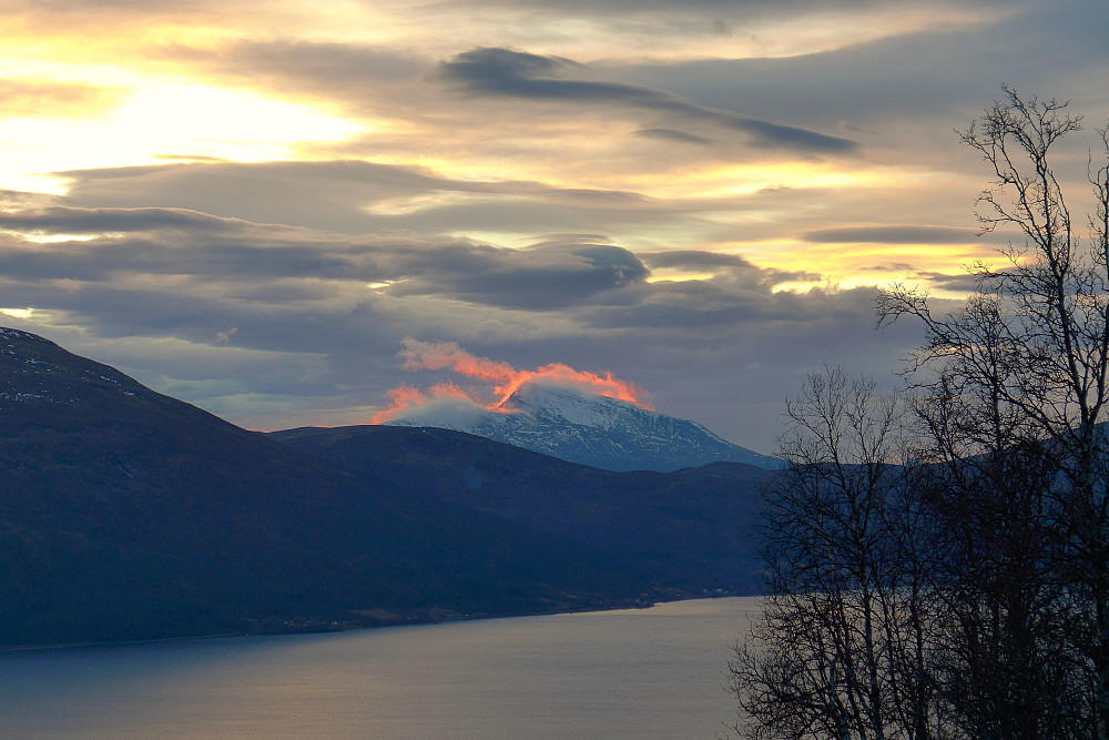 Fjellet brenner!