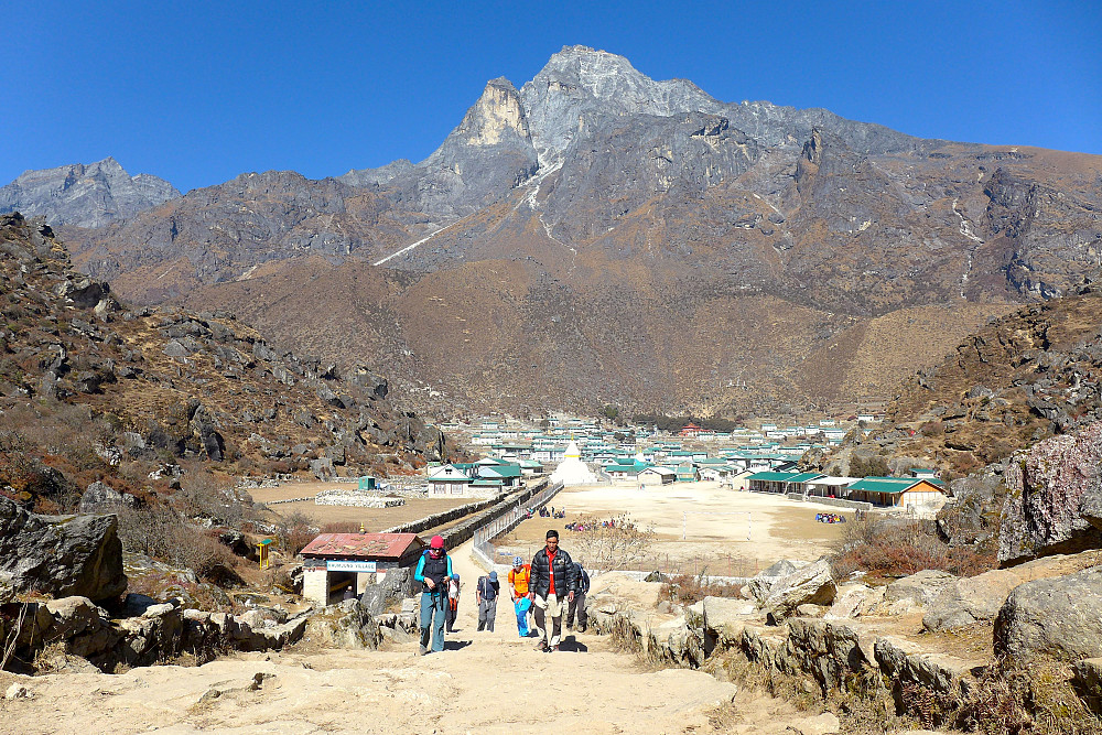 Walking up and out of Khumjung