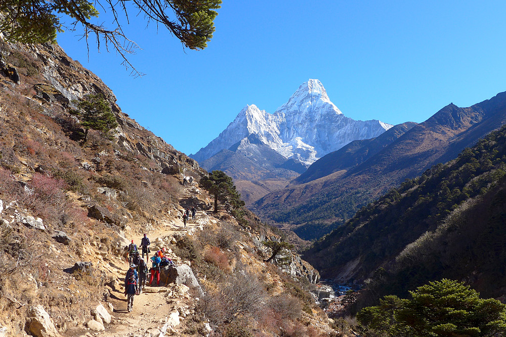 Warm sunshine on the hike to Pangboche and Pheriche