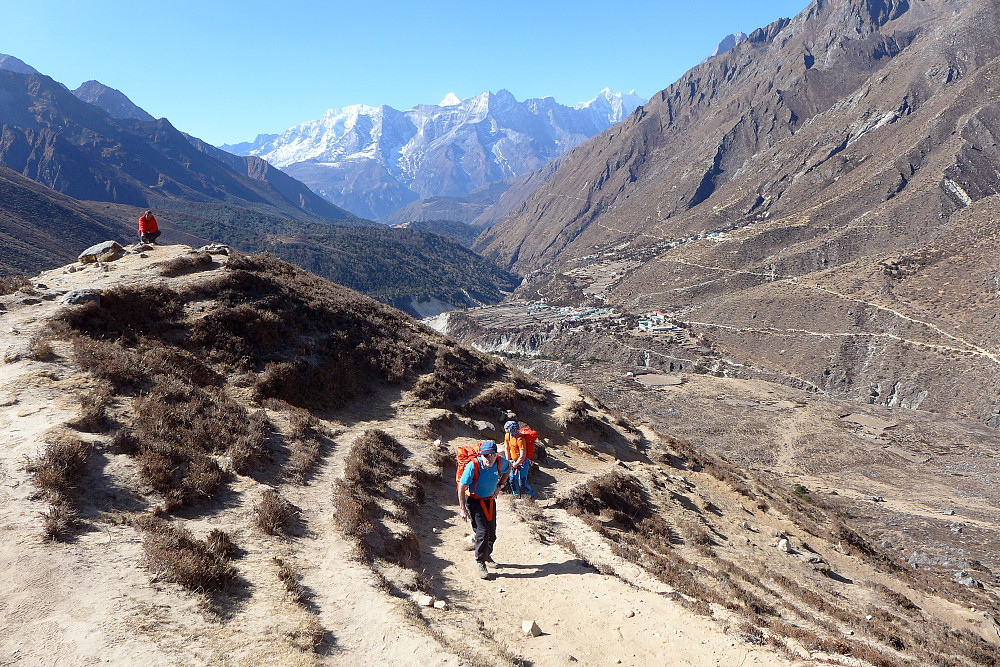 Uphill from Pangboche and on the trail to base camp