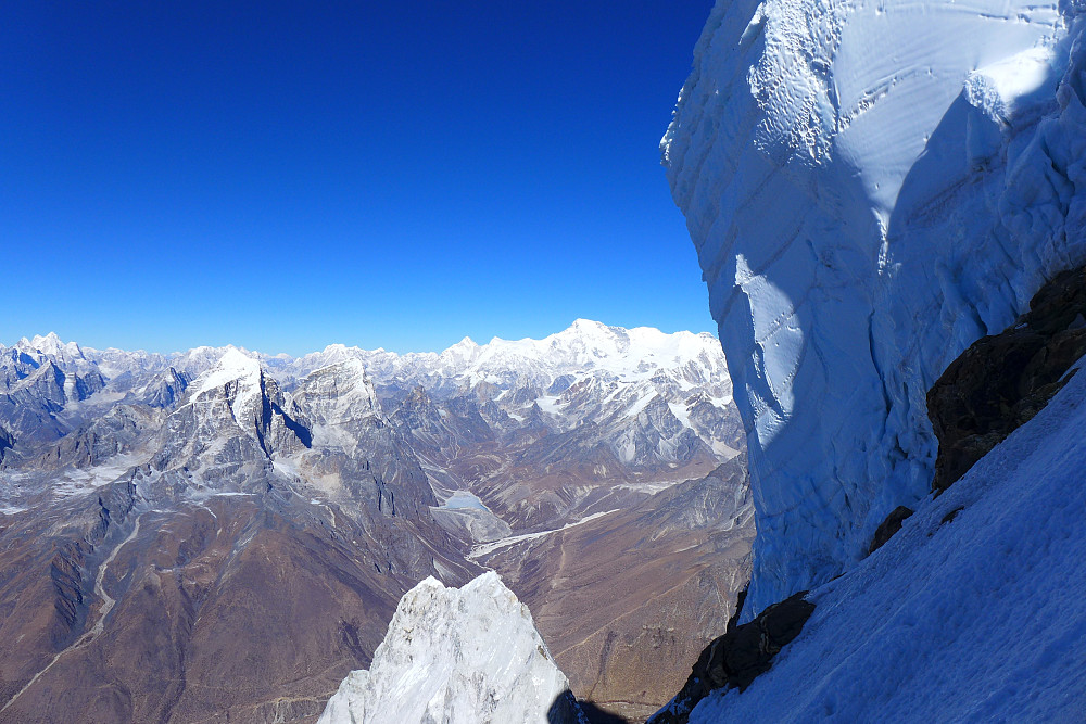 The Dablam. It's difficult to comprehend just how massive this thing is from a photo.