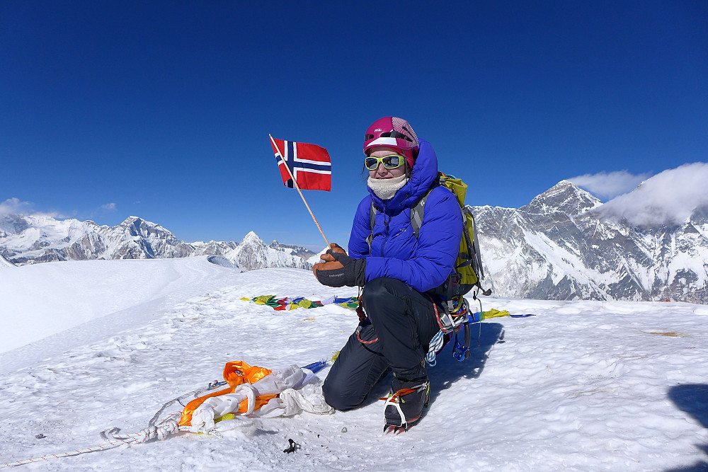 SUMMIT!!!! With the Norwegian flag (donated by my good friends Elise, Renate, Siv Hilde, Johanna and Kine) and the big E in the background too :)
