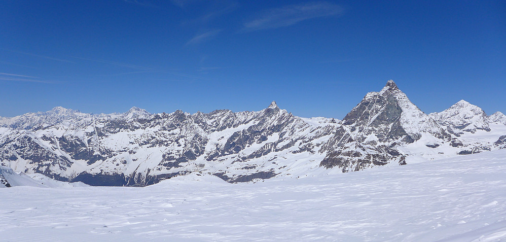 Back at the start of the pistes between the Klein Matterhorn and Furi.
