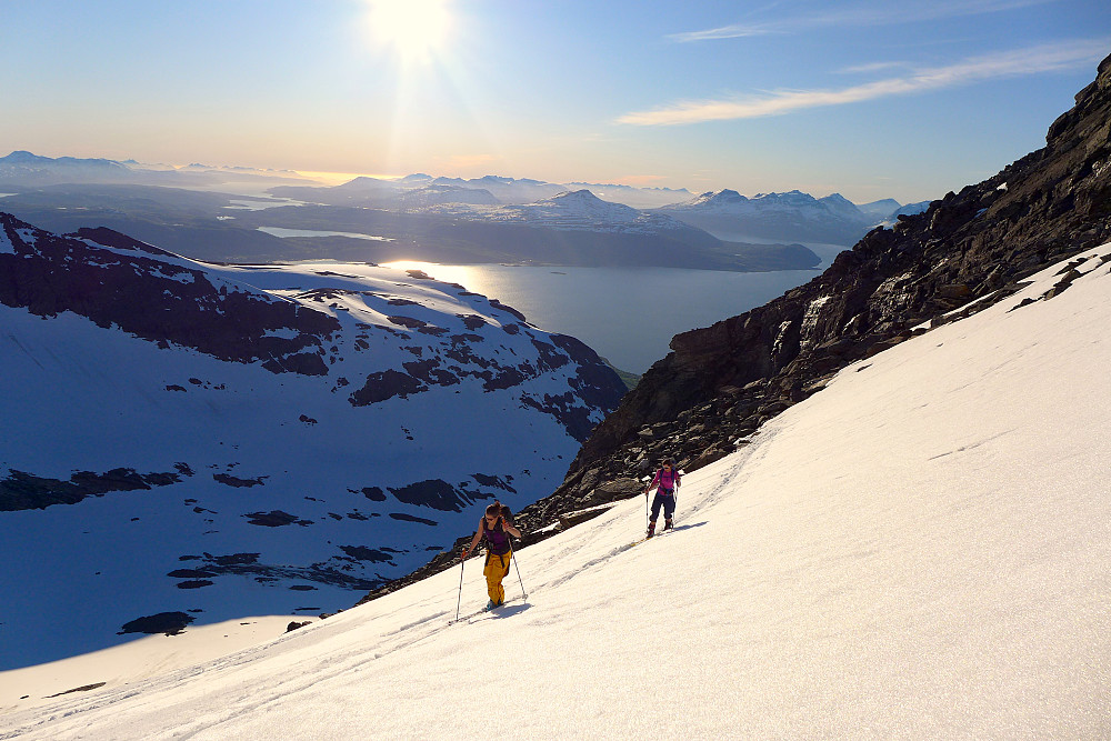 På ski igjen etter å ha slitt oss opp steinura