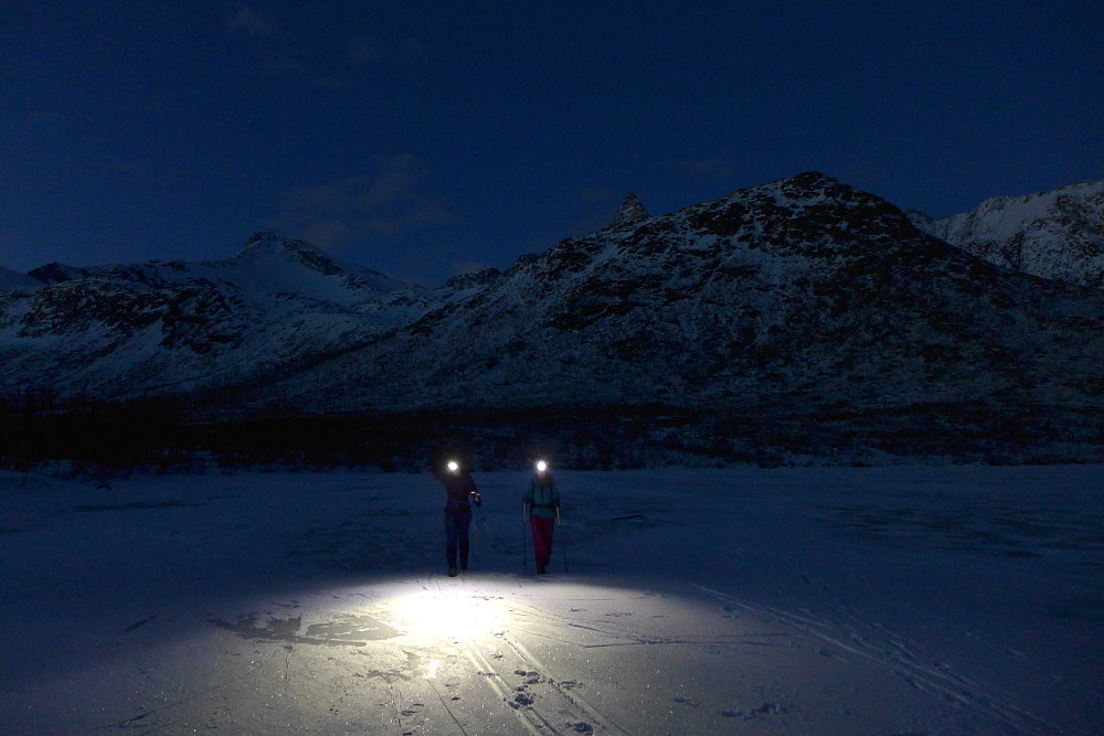 Siste etappen over Kattfjordvannet