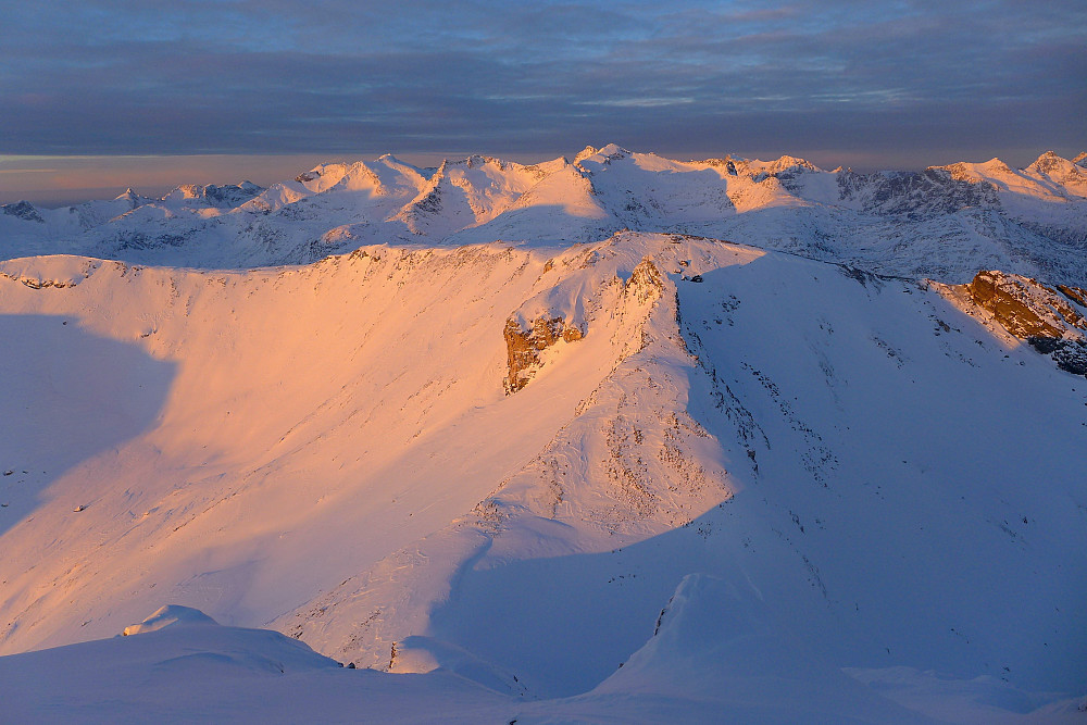 Arktisk alpenglow over Kattfjordalpene ;-)