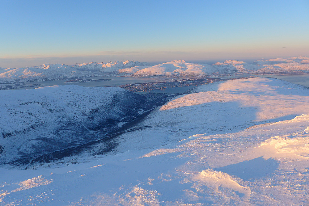 Pastelfarger over Tromsø-by