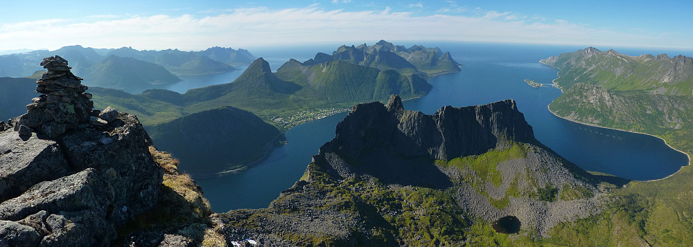 Mefjorden og Øyfjorden sett fra Grytetippen. For en utsikt!