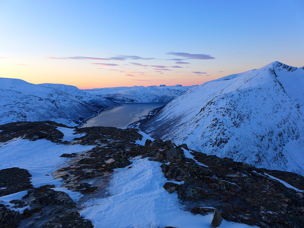 Vestover med Nordfjordtinden t.h.