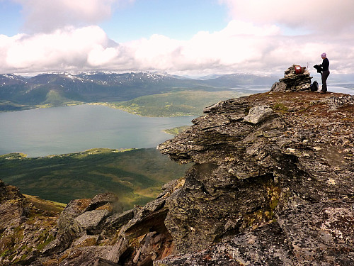 Siv on the summit of Bakaromntinden