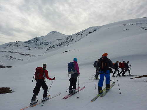 Starting the steeper part after lunch. Blåtinden to the left of the centre